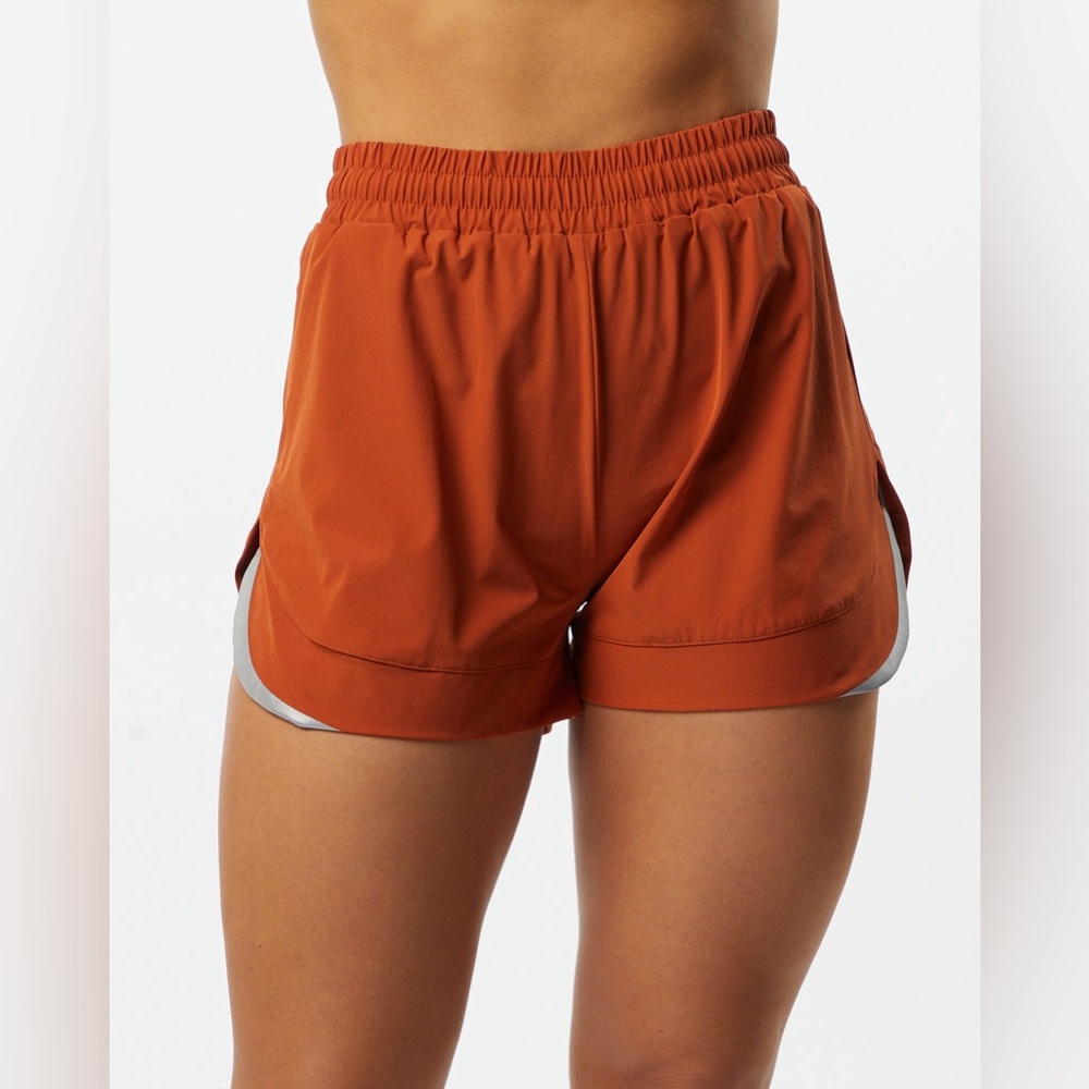 Alphalete Stride Short 3” size M